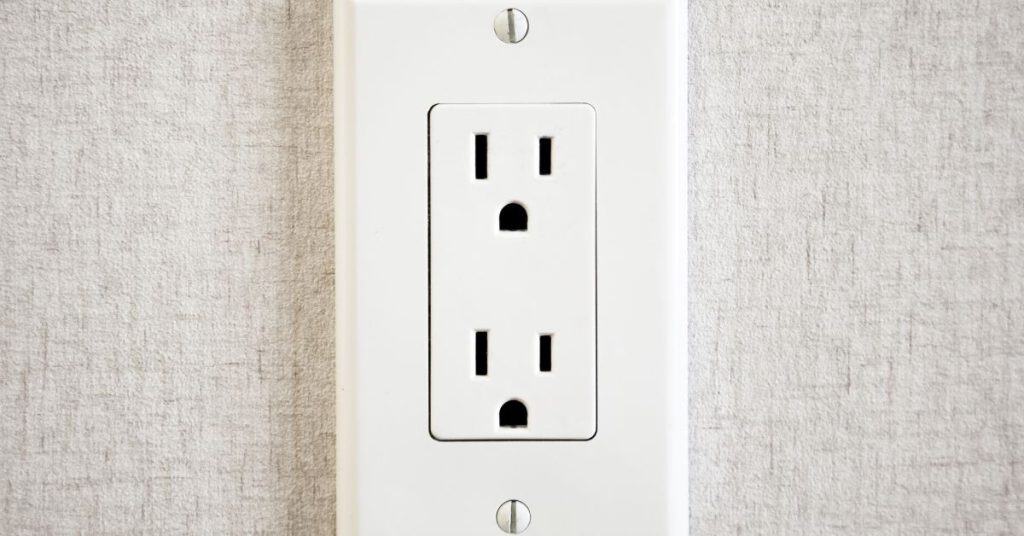 how many outlets on a 15 amp circuit
