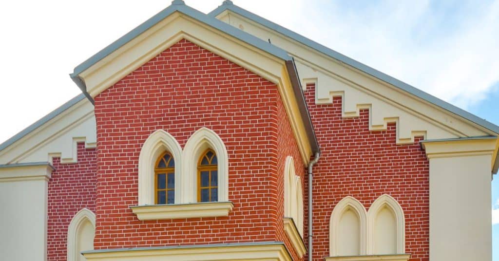 How to choose roof color for red brick house