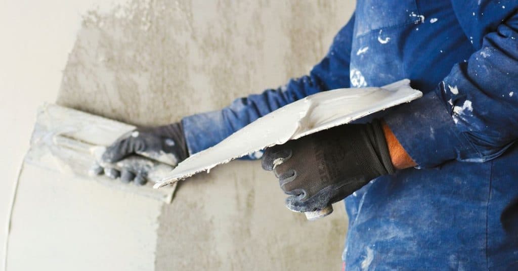 How long does plaster take to dry