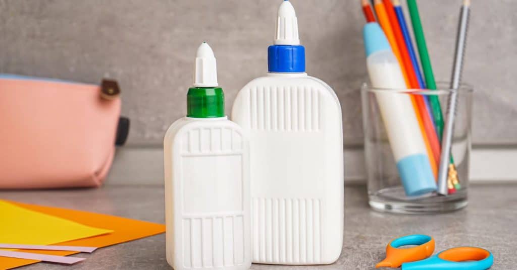 How long does super glue take to dry