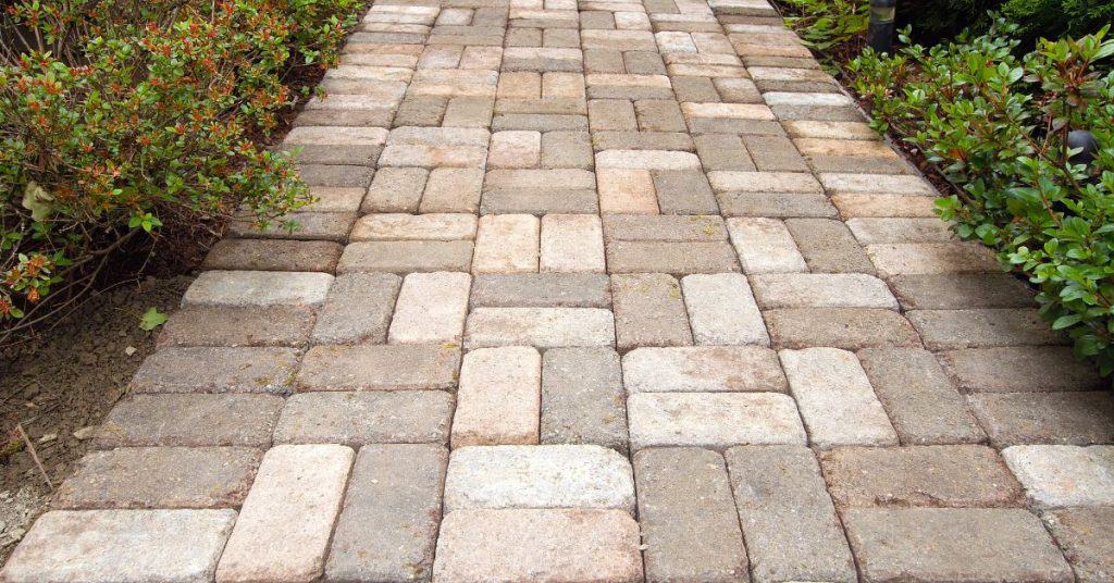 How much does it cost to seal pavers per square foot