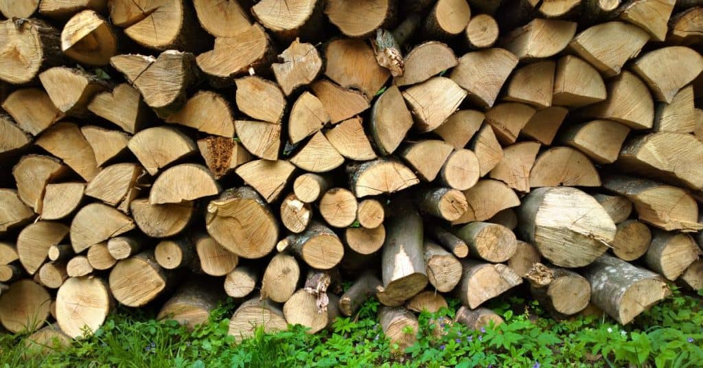 How much does a face cord of wood weigh