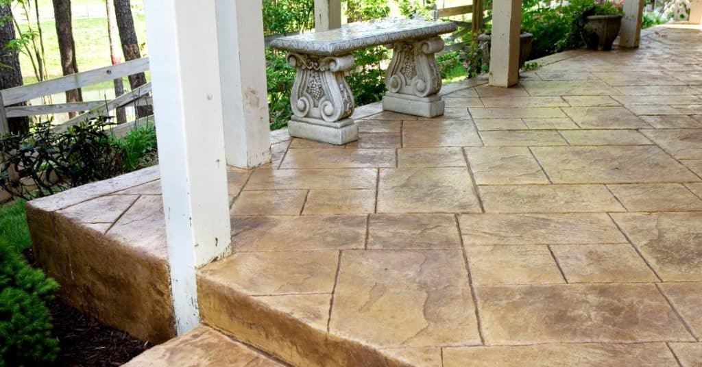 How to apply concrete sealer