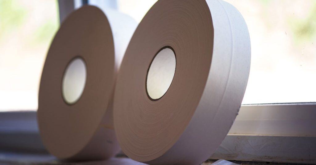 How to fix bubbles in drywall tape