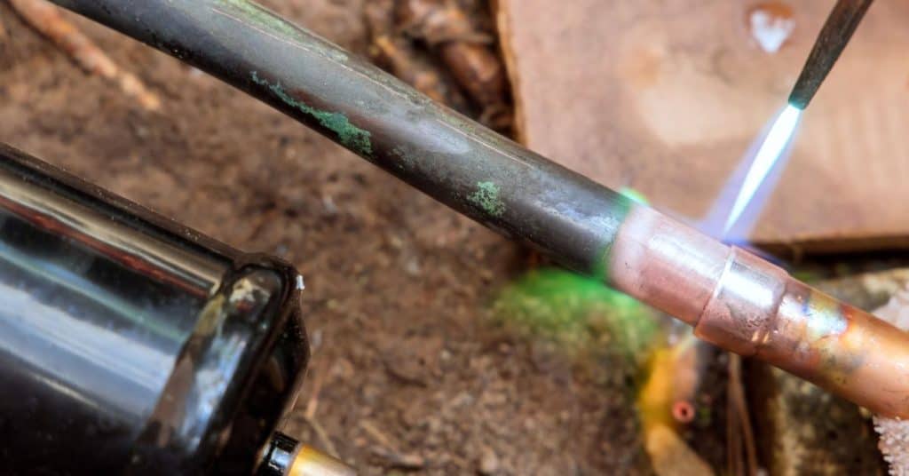 How to remove solder from copper pipe