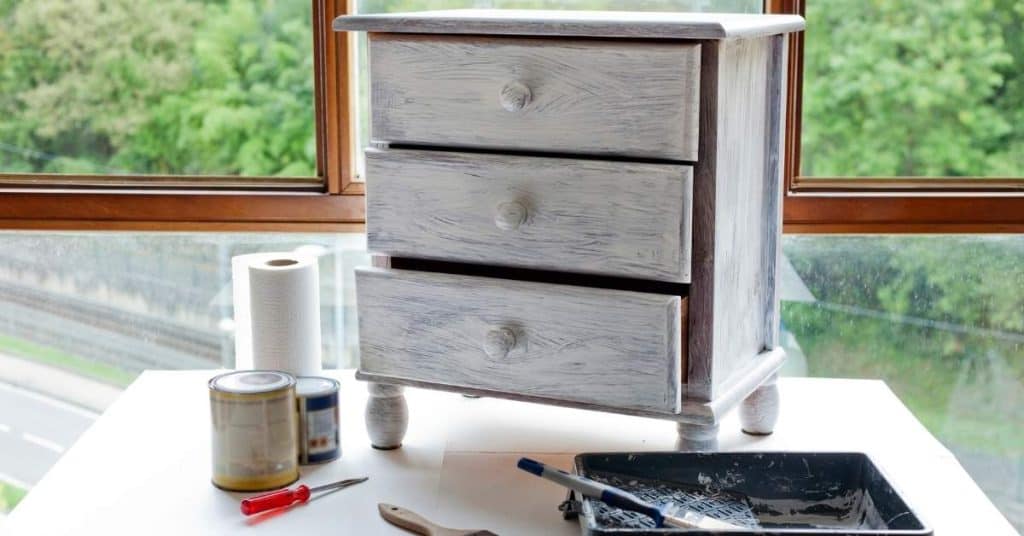 Does Denatured Alcohol Remove Paint Effectively?