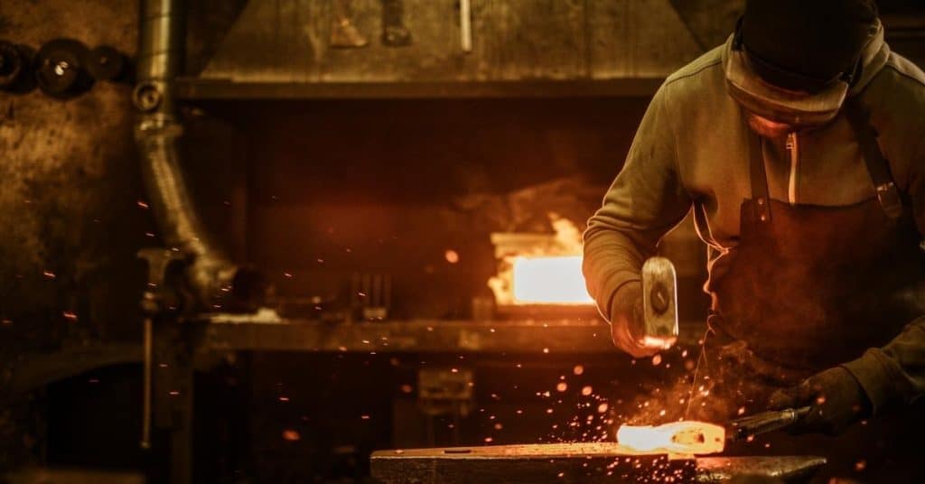 Forging Stainless Steel: A Comprehensive Guide - craftingwithconcrete.com