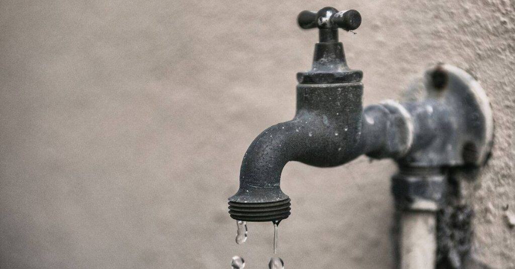 7 Common Water Problems and Their Cures: DIY Tips + Smart Alternatives